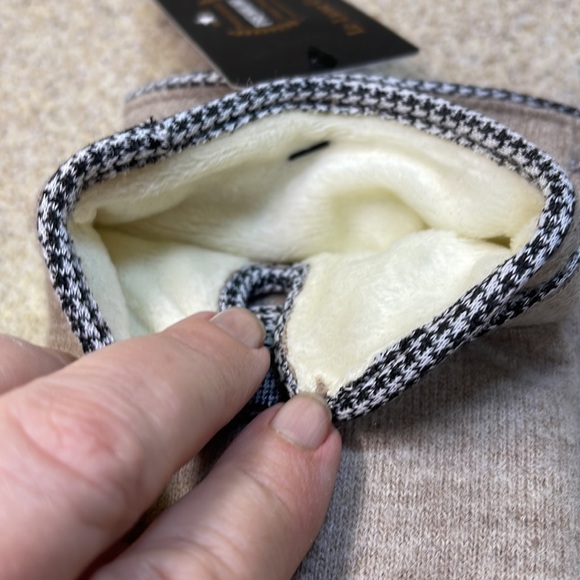 HOUNDSTOOTH GLOVES 🧤 BEIGE BLACK / WHITE LOVE ❤️ THE LITTLE TOUCH HOUNDSTOOTH. - Picture 5 of 9